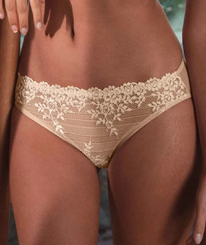 Wacoal Embrace Lace Bikini Brief - Naturally Nude / Ivory