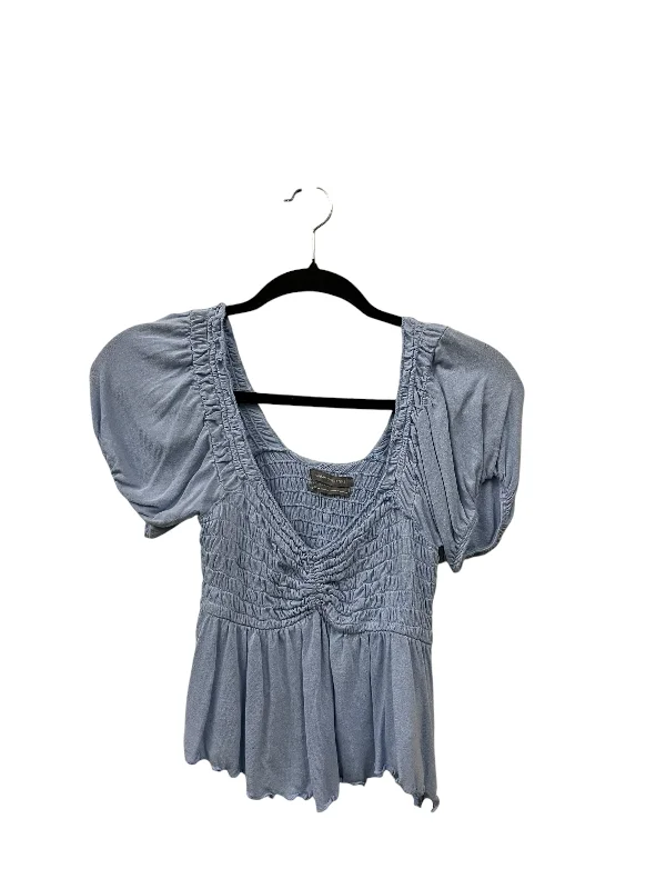 Top Short Sleeve By Urban Outfitters In Blue, Size: Xs