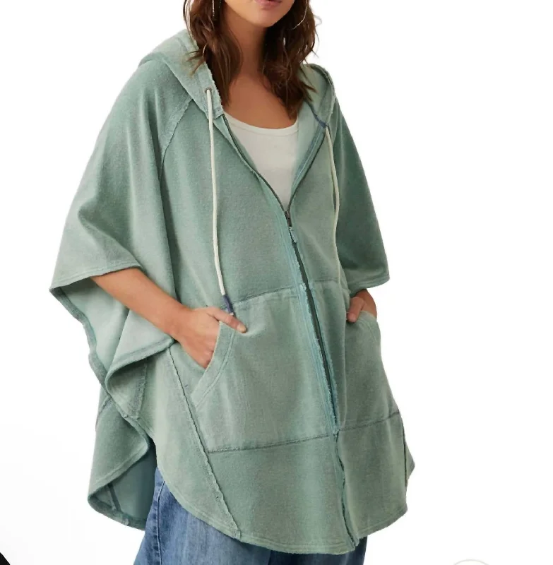 Beach Love Poncho In Blue Surf Combo