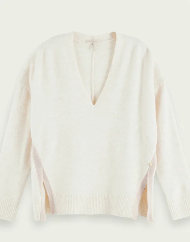 Fizzy V-Neck Knit Sweater In Ivory